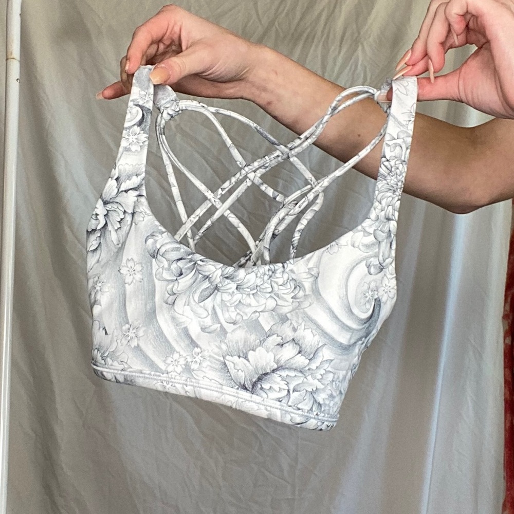 LULULEMON BRA